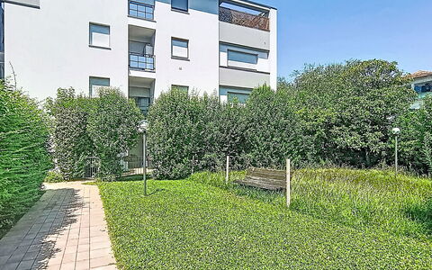 Michelon: Verde, Arbusto, Barrio Residencial, Diseño Urbano, Jardín, Cobertura Del Suelo, Departamento, Césped, Cobertura, Condominio