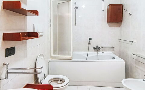 Michelon: Baño, Arreglo De Tubería, Piso, Suelo, Diseño De Interiores, Lavabo, Baño, Grifo, Lavabo Del Baño, Bañera