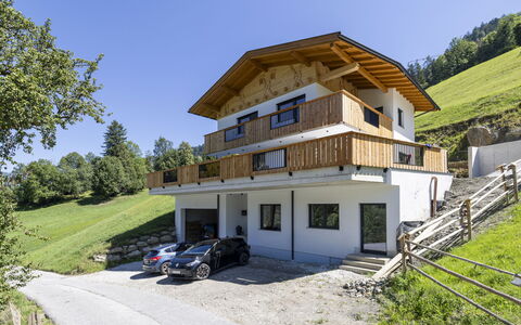 Eberharter am Schweinberg: Casa, Casa, Techo, Cabaña, Hill Station, Pendiente, Pueblo, Porche, Pueblo De Montaña, Balcón