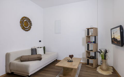 Eberharter am Schweinberg: Mueble, Diseño De Interiores, Piso, Sofá, Pared, Suelo, Habitación, Madera, Sala, Suelos De Madera