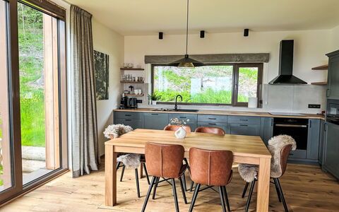Rebelka: Mueble, Diseño De Interiores, Piso, Madera, Cocina Y Comedor Mesa, Comedor, Silla, Mesa, Suelo, Techo