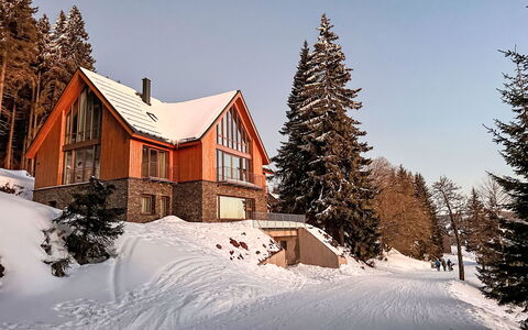 Rebelka: Edificio, Casa, Casa, Nieve, Invierno, Techo, Arquitectura, Cabaña, Congelación, Alerce
