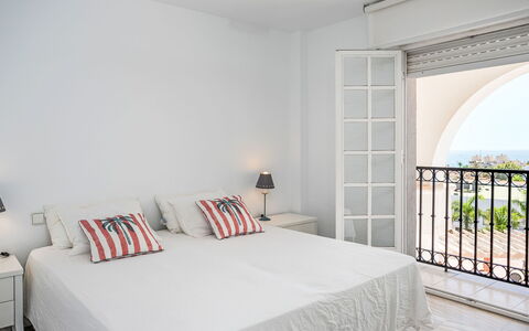 Los Arcos: Mueble, Diseño De Interiores, Pared, Cama, Habitación, Suelo, Piso, Lecho, Sábana, Textil