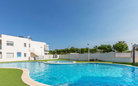 Sol Y Mar i: Azul, Piscina, Barrio Residencial, Recurso, Hotel, Inmuebles, Césped Artificial, Sombra, Paisajismo, Ciudad De Vacaciones