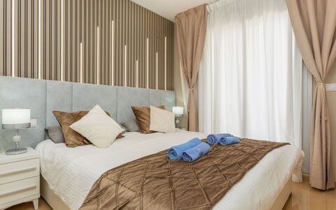 Sol Y Mar i: Mueble, Diseño De Interiores, Piso, Suelo, Cama, Pared, Habitación, Madera, Habitación, Techo