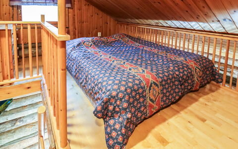 Nelostupa D: Madera, Suelo, Piso, Techo, Diseño De Interiores, Manchas De Madera, Madera Dura, Mueble, Habitación, Habitación