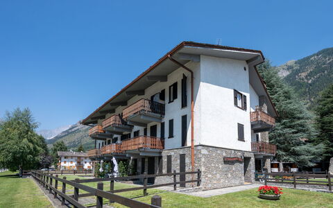 Ilda: Cordillera, Valle, Alpes, Inmuebles, Cresta, Pueblo De Montaña, Macizo, Cumbre, Balcón, Villa