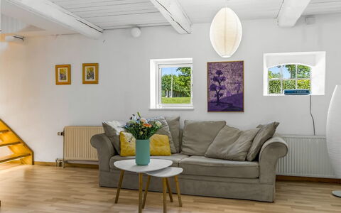 Branderup J 601: Mueble, Diseño De Interiores, Suelo, Piso, Suelos De Madera, Pared, Sofá, Madera, Techo, Sala