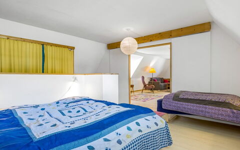 Branderup J 601: Diseño De Interiores, Mueble, Cama, Habitación, Piso, Suelo, Pared, Techo, Madera, Habitación