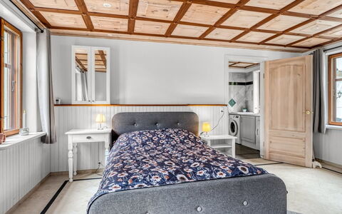 Ajna - 20.9Km from the Sea: Cama, Habitación, Diseño De Interiores, Madera, Mueble, Piso, Lecho, Techo, Sábana, Suelo