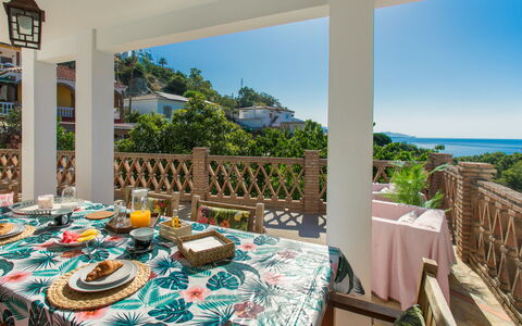 Portichuelo: Recurso, Balcón, Eco Hotel, Silla, Hacienda, Villa, Planta De Casa, Linos, Cocina Y Comedor Mesa, Hotel