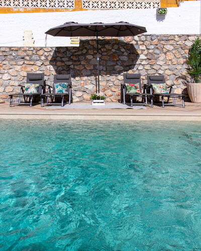 Portichuelo: Piscina, Azul, Recurso, Material Compuesto, Mueble Para Exteriores, Fuente De Agua, Thermae, Ocio, Eco Hotel, Losa