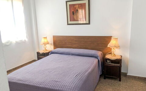 Mare Nostrum: Cama, Habitación, Mueble, Suelo, Madera, Piso, Sábana, Lecho, Diseño De Interiores, Habitación
