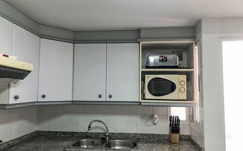 Mare Nostrum: Cocina, Aparato De Cocina, Mostrador, Electrodoméstico, Estufa De Cocina, Diseño De Interiores, Gabinetes, Estufa, Estufa De Gas, Lavabo