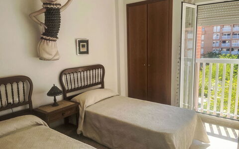Mare Nostrum: Mueble, Habitación, Cama, Marco De La Cama, Lecho, Sábana, Diseño De Interiores, Habitación, Departamento, Linos