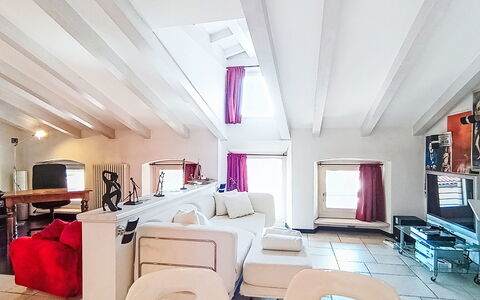 Le Falesie: Mueble, Diseño De Interiores, Piso, Sofá, Suelo, Techo, Sala, Habitación, Encendiendo, Departamento