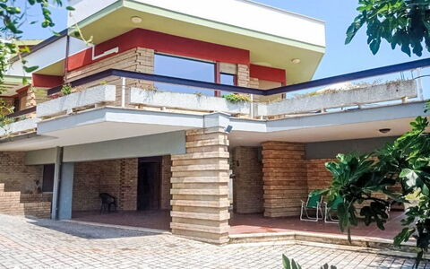 La Terrazza di Colle Marino: Barrio Residencial, Material Compuesto, Casa, Ladrillo, Hormigón, Sombra, Balcón, Hacienda, Inmuebles, Diseño