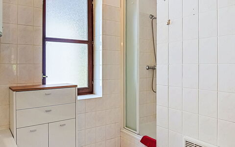 Green Valley Park Stárkov 18: Pared, Piso, Suelo, Baño, Arreglo De Tubería, Diseño De Interiores, Plomería, Habitación, Puerta, Mueble De Baño