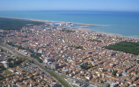 Appartamento la Terrazza di Anna: Tiempo De Día, Fotografía Aérea, Área Urbana, Vista Panorámica, Horizonte, Barrio Residencial, Paisaje, Barrio, Área Metropolitana, Costa
