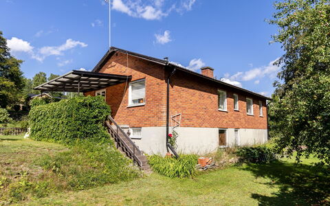 Villa Fröseke: Hierba, Edificio, Ventana, Casa, Arbusto, Barrio Residencial, Techo, Casa, Cabaña