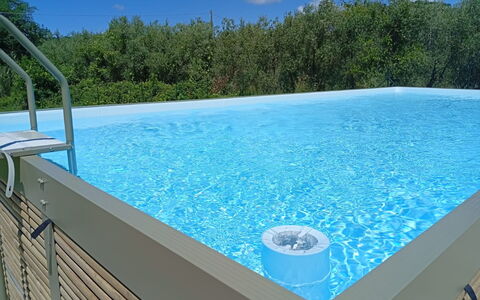 Podere Dolce Sonno e Sonnellino: Azul, Piscina, Material Compuesto, Sombra, Ocio, Recurso, Eco Hotel, El Plastico, Fuente De Agua, Patio Interior