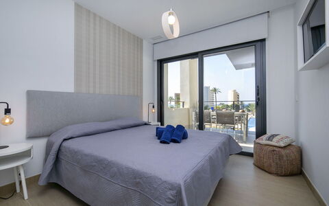 Arenal Beach: Mueble, Diseño De Interiores, Suelo, Piso, Departamento, Habitación, Casa, Cama, Silla, Habitación