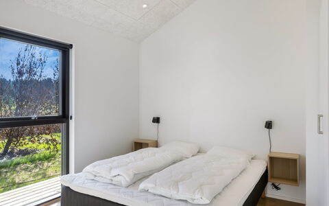 Kamile - 500M from the Sea: Madera, Techo, Habitación, Cama, Habitación, Marco De La Cama, Lecho, Sábana, Madera Dura, Diseño