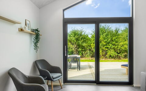 Kamile - 500M from the Sea: Diseño De Interiores, Inicio De La Puerta, Vaso, Madera Dura, Sala, Planta De Casa, Suelos De Madera, Diseño, Silla