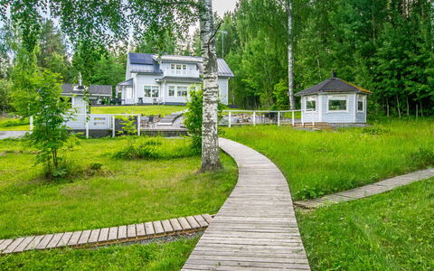 Rantasalmi 646: Casa, Casa, Cabaña, Jardín, Primavera, Porche, Inmuebles, Paisajismo, Césped