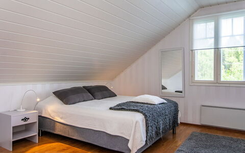 Rantasalmi 646: Madera, Diseño De Interiores, Piso, Suelo, Techo, Habitación, Suelos De Madera, Cama, Mueble, Casa