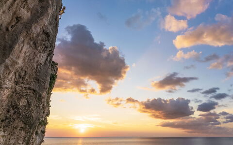 Cala Isulidda: Cielo, Azul, Nube, Agua, Horizonte, Klippe, Mar, Puesta De Sol, Belleza, Costeras Y Los Accidentes Geográficos Oceánico