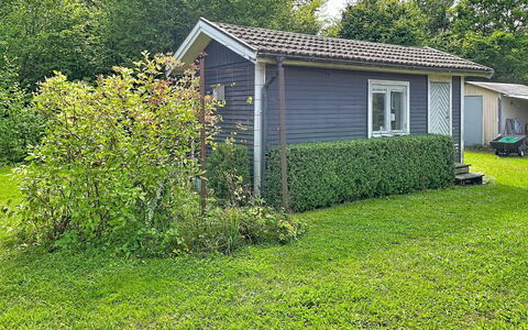 Lötstugan: Hierba, Arbusto, Casa, Cabaña, Jardín, Techo, Casa, Vía Muerta, El Terreno Del Lote