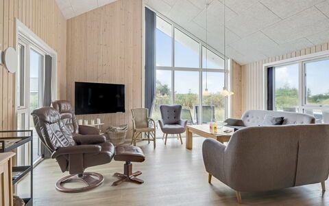 Arsi - 350M from the Sea: Madera, Casa, Techo, Sala, Departamento, Madera Dura, Material Natural, Silla