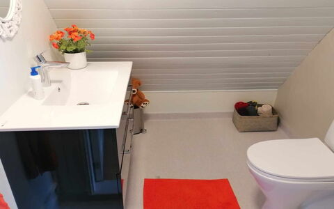 Ilsebeth - from the Sea: Arreglo De Tubería, Piso, Baño, Suelo, Diseño De Interiores, Lavabo Del Baño, Lavabo, Baño, Grifo, Plomería