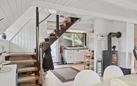Ilsebeth - from the Sea: Piso, Madera, Suelo, Diseño De Interiores, Suelos De Madera, Techo, Mueble, Casa, Escalera, Madera Dura