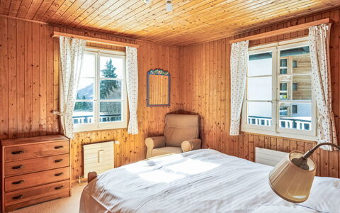 Les Marmottes: Madera, Mueble, Habitación, Diseño De Interiores, Casa, Casa, Cama, Suelo, Lecho, Sábana