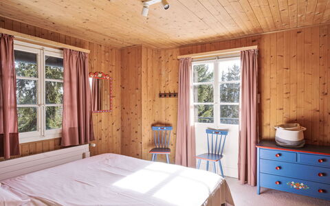 Les Marmottes: Habitación, Mueble, Madera, Cama, Diseño De Interiores, Piso, Sábana, Lecho, Suelo, Techo