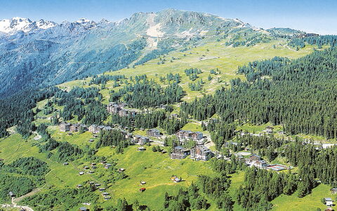 Les Marmottes: Accidentes Geográficos Montañosas, Montaña, Paisaje Natural, Tierras Altas, Paisaje, Pradera, Hill Station, Cordillera, Terreno, Pasto