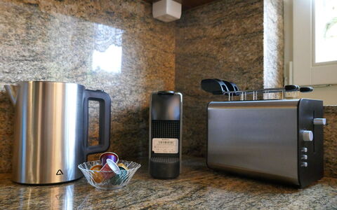 Casa Alenzino: Aparato De Cocina, Pequeños Electrodomésticos, Dispositivo Electronico, Electrodoméstico, Mostrador, Cocina, Utensilios Para Servir