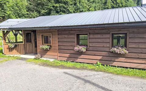 Velke Karlovice 300: Madera, Techo, Cabaña, Casa, Casa, Vía Muerta, Área Rural, Puerta, Cobertizo, Edificios Del Jardín
