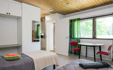 Heinävesi Homes D2: Mueble, Diseño De Interiores, Piso, Suelo, Cama, Habitación, Pared, Techo, Habitación, Madera