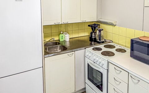 Heinävesi Homes D4: Aparato De Cocina, Electrodoméstico, Cocina, Estufa De Cocina, Piso, Estufa De Gas, Estufa, Mostrador, Fregadero, Diseño De Interiores