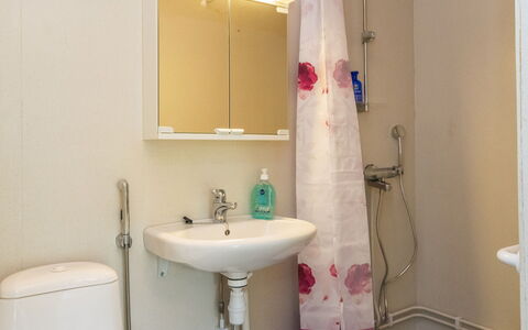 Heinävesi Homes D7: Lavabo Del Baño, Baño, Arreglo De Tubería, Pared, Lavabo, Piso, Suelo, Grifo, Diseño De Interiores, Plomería