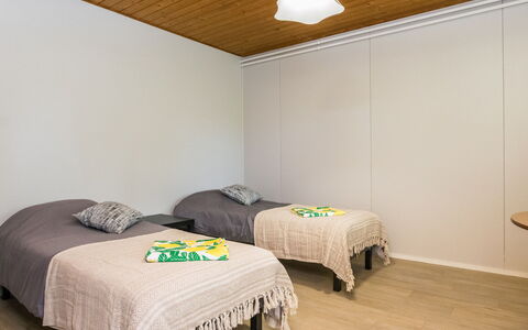 Heinävesi Homes D8: Diseño De Interiores, Piso, Suelo, Pared, Madera, Techo, Habitación, Mueble, Habitación, Cama