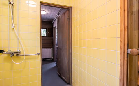 Heinävesi Homes D8: Pared, Piso, Madera, Suelo, Arreglo De Tubería, Baño, Plomería, Diseño De Interiores, Loseta, Material Compuesto