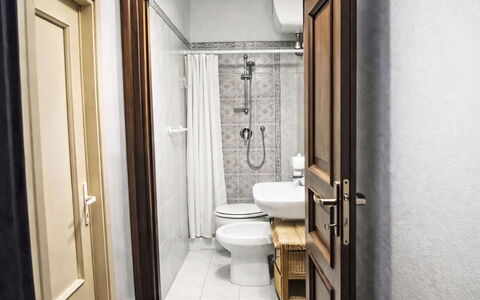 Il Mulinetto: Techo, Casa, Casa, Cabaña, Puerta, Vía Muerta, Inmuebles, Césped, Yarda, Porche