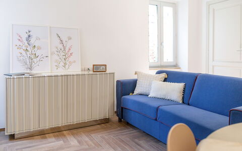 Suite Sinfonia Blu: Mueble, Diseño De Interiores, Piso, Madera, Suelo, Sofá, Textil, Habitación, Casa, Sala