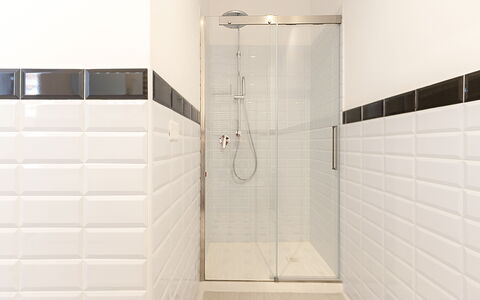 Suite Sinfonia Oro: Piso, Suelo, Diseño De Interiores, Loseta, Baño, Plomería, Arreglo De Tubería, Diseño