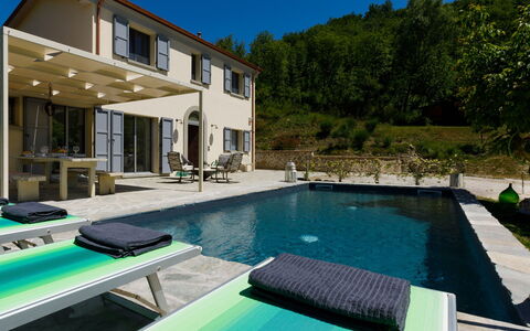 Villa Mia 6: Piscina, Mueble Para Exteriores, Ocio, Mueble, Recreación, Recurso, Silla, Paraguas, Eco Hotel, Inmuebles