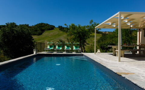 Villa Mia 6: Piscina, Mueble Para Exteriores, Ocio, Sombra, Silla, Sunlounger, Paraguas, Recurso, Paisajismo, Vacaciones